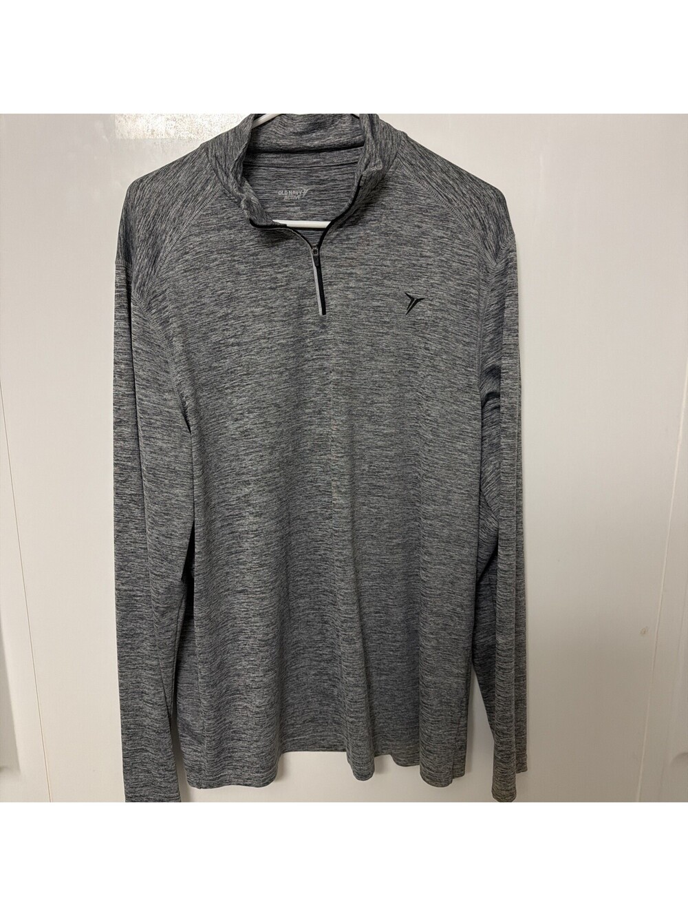 Old Navy Active Go-Dry Grey and White Half Zipper Front Size Large Long Sleeve